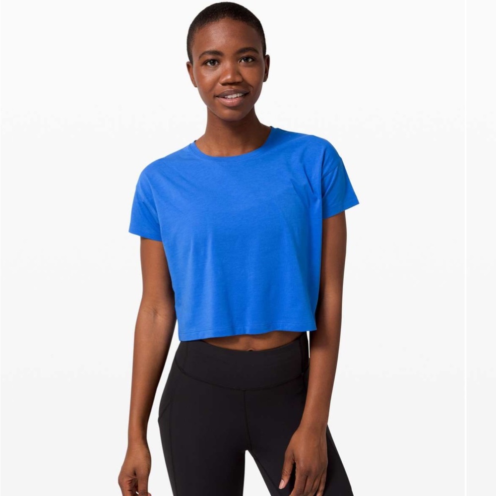 SOLD ————Lululemon Cates Tee Wild Bluebell size 8